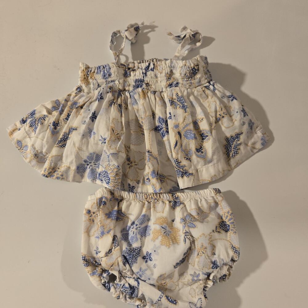 Baby Gap Smocked Floral Outfit‎ 12-18mos.